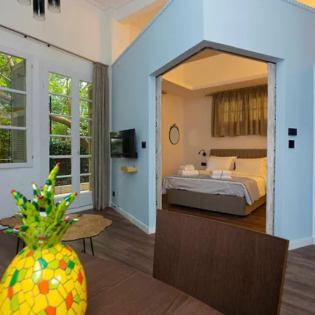 Couple-In Magical Suite With Jacuzzi Thessaloniki Exterior photo