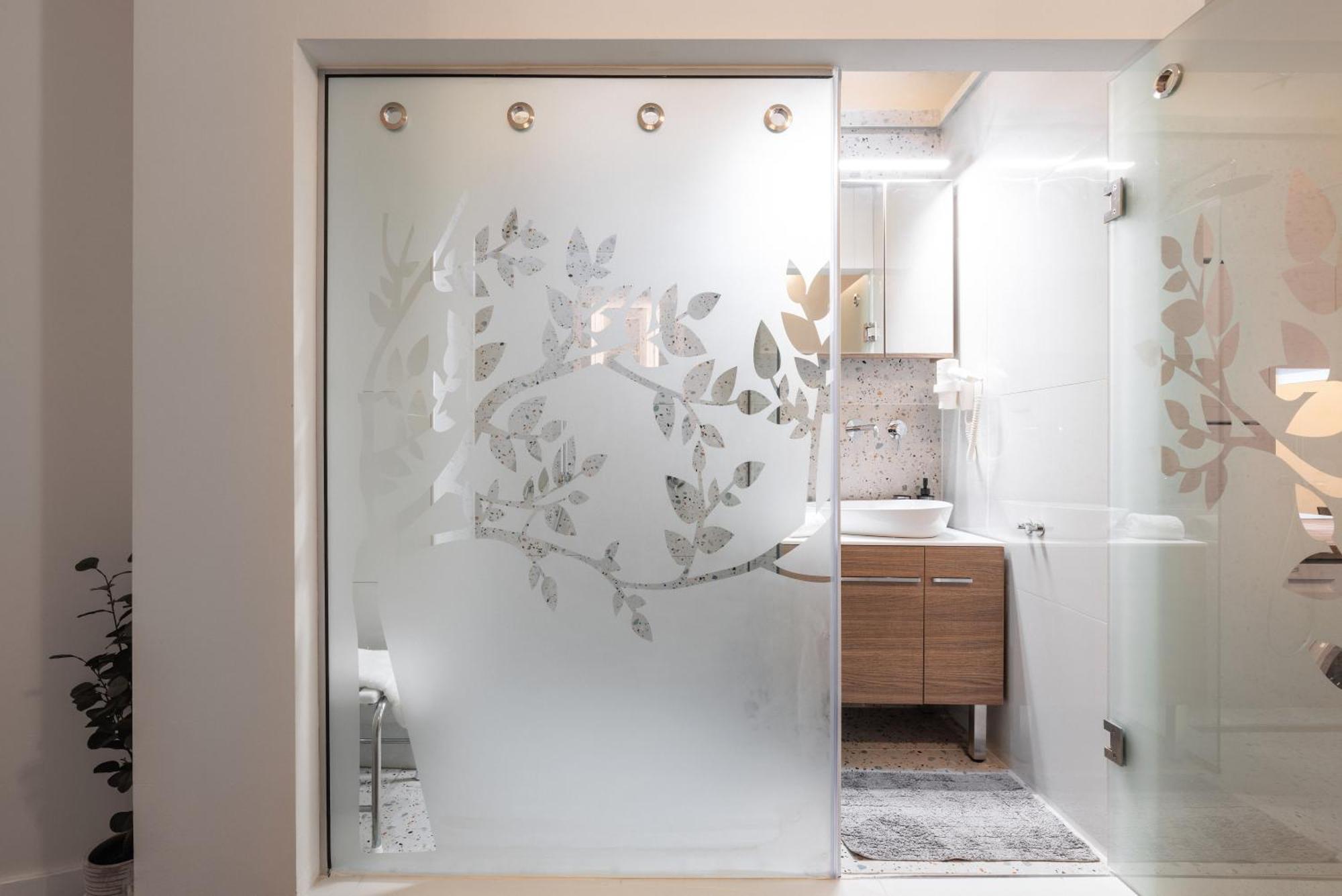 Apartment Couple-in Magical With Jacuzzi
